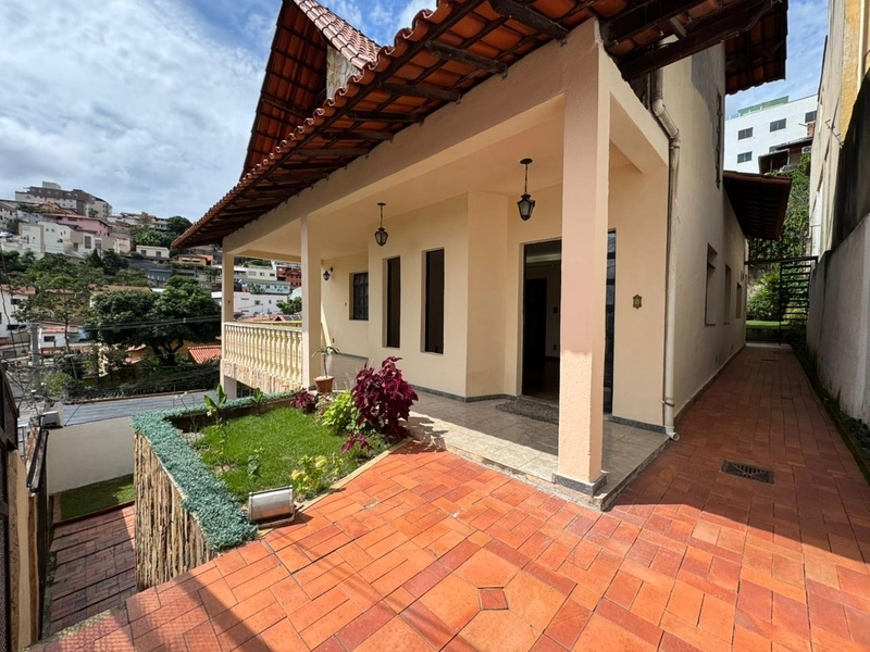 CASA| 4 QUARTOS | 4 BANHEIRO|4 VAGAS