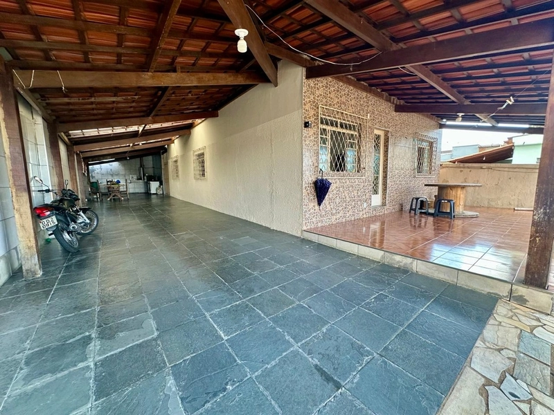 CASA  | BAIRRO COQUEIROS  | 3 QUARTOS  | 3 VAGAS | R$ 3.500,00: 3ª foto da galeria de imagens do imóvel