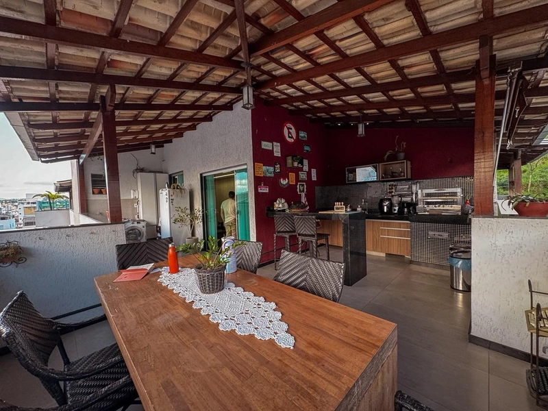 BELÍSSIMA COBERTURA Á VENDA NO ARVOREDO 2 | 2 QUARTOS: 2ª foto da galeria de imagens do imóvel