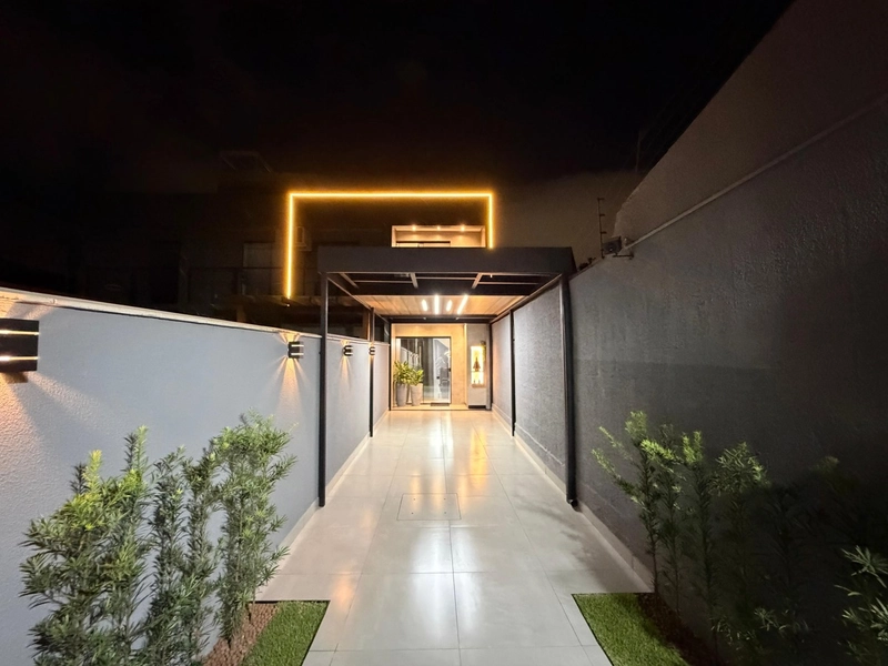 CASA GEMINADA | 2 QUARTOS | 2 SUÍTES | 3 BANHEIROS | 2 VAGAS