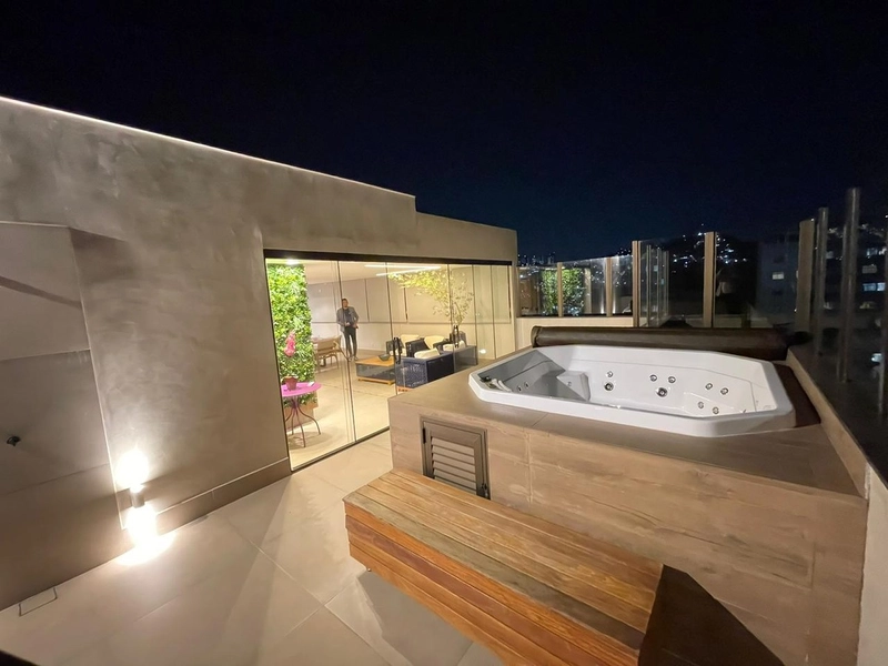 4 Quartos | 2 Vagas | 240m² | Elevador: 1ª foto da galeria de imagens do imóvel