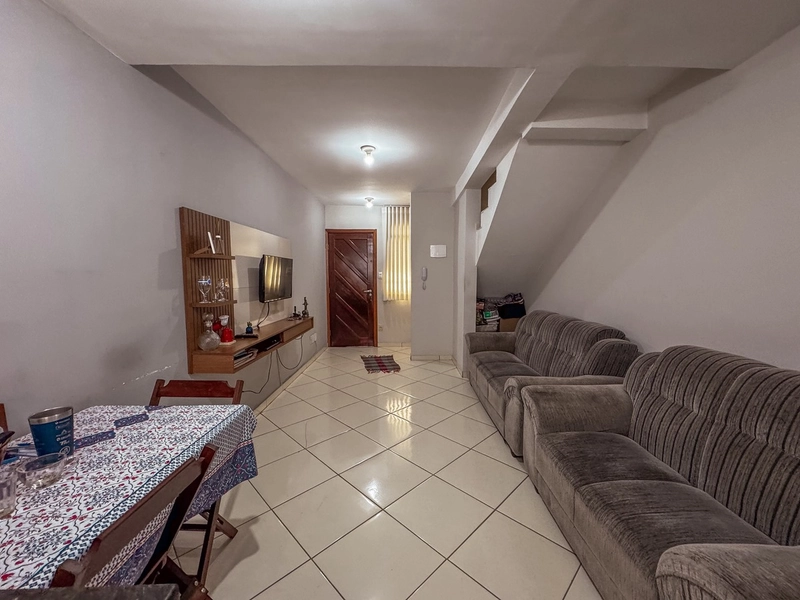 CASA GEMINADA COLETIVA | 2 QUARTOS | 2 BANHEIROS | 1 VAGA COBERTA