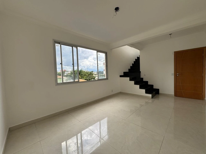 Cobertura a Venda no Bairro Cabral | 3 Quartos  | 2 banheiros | 180m²: 5ª foto da galeria de imagens do imóvel