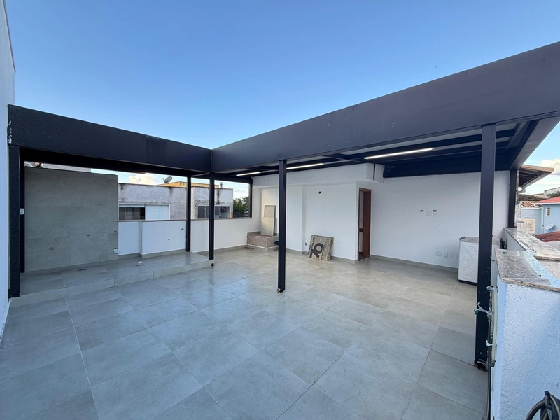 COBERTURA| 03 QUARTOS | 01 SUÍTE| 02 BANHEIROS | 02 VAGAS