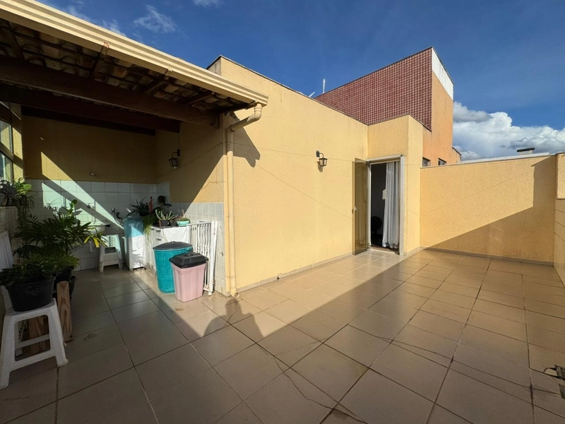 COBERTURA  | 3 QUARTOS | 1 BANHEIRO| 02 VAGAS DEMARCADA E COBERTA