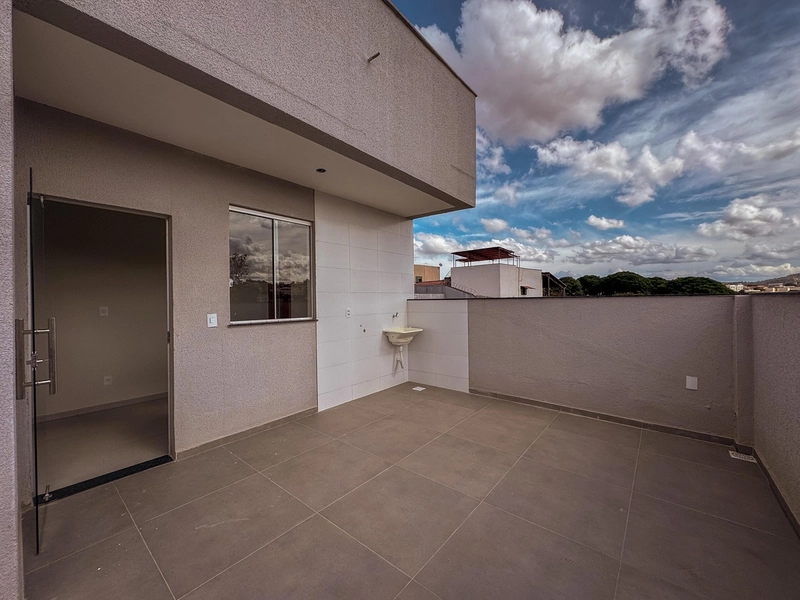 Casa Geminada Duplex à Venda – Bairro Pedra azul: 3ª foto da galeria de imagens do imóvel