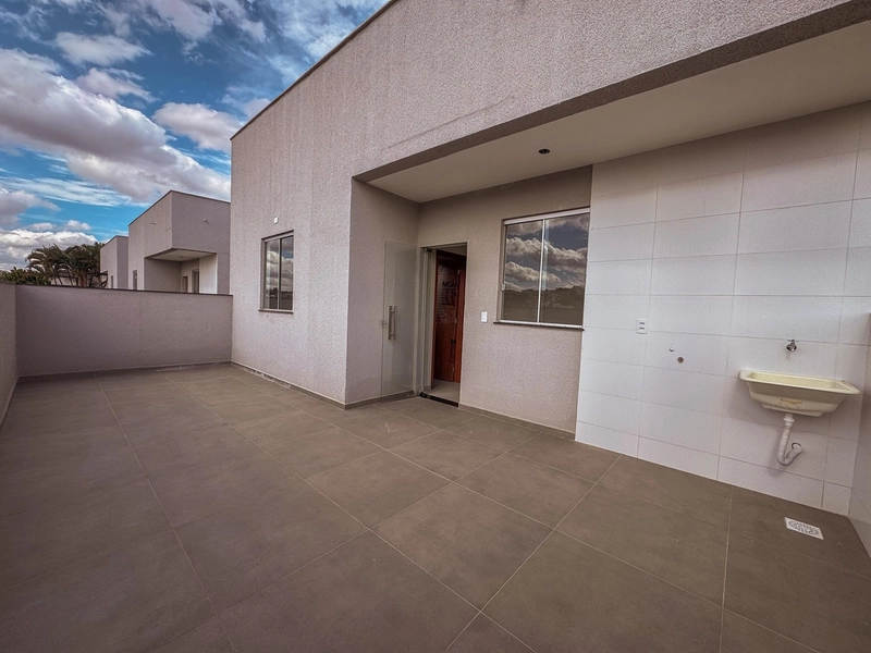 Casa Geminada Duplex à Venda – Bairro Pedra azul