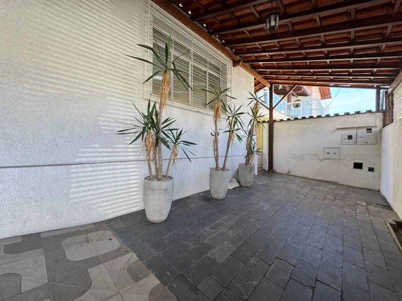 CASA LINEAR|3 QUARTOS| 1 SUITE| 2 BANHEIROS| 2 VAGAS: 3ª foto da galeria de imagens do imóvel