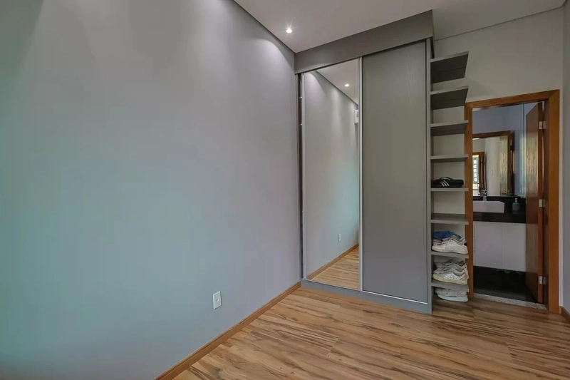 LINDA CASA | 4 SUITES | 3 VAGAS | 6 BANHEIROS: 16ª foto da galeria de imagens do imóvel