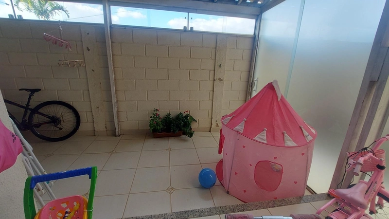 CASA EM CONDOMÍNIO À VENDA| 3 QUARTOS| 1 SUÍTE | 3 BANHEIROS | 2 VAGAS: 3ª foto da galeria de imagens do imóvel