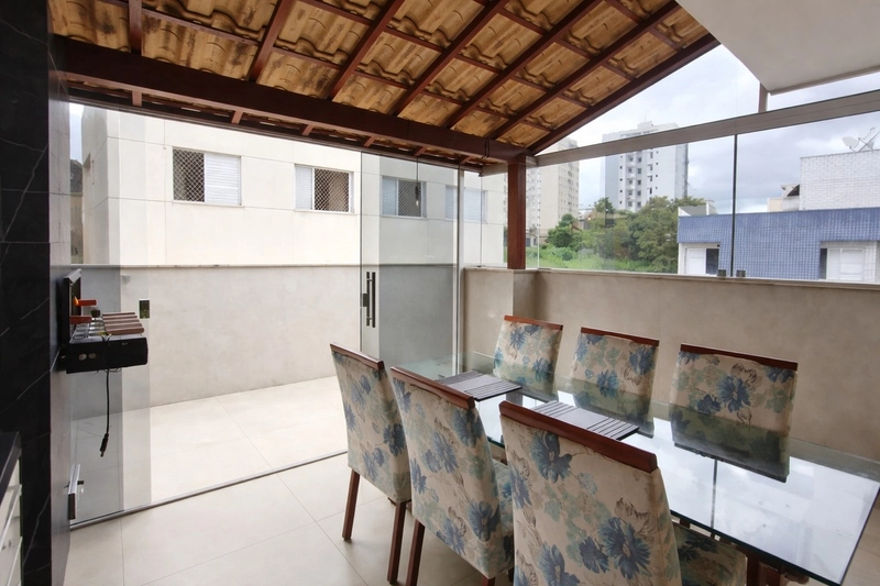 COBERTURA COM ELEVADOR | 105M² | 02 Q | 01 VG PILOTIS | MANACÁS: 2ª foto da galeria de imagens do imóvel