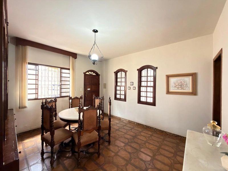 CASA LINEAR ESTILO COLONIAL À VENDA NO  BAIRRO SANTA AMÉLIA: 24ª foto da galeria de imagens do imóvel