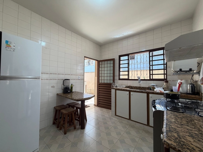 CASA LINEAR ESTILO COLONIAL À VENDA NO  BAIRRO SANTA AMÉLIA: 16ª foto da galeria de imagens do imóvel