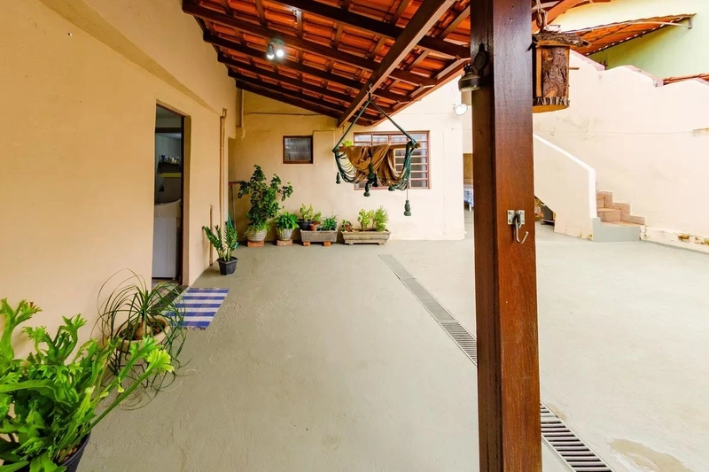 CASA A VENDA 4 QUARTOS| 2 BANHEIROS | 2 VAGAS: 4ª foto da galeria de imagens do imóvel