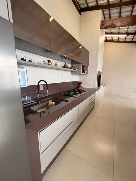 CASA Á VENDA NO BAIRRO ARVOREDO 1 | ALTO PADRÃO DE ACABAMENTO: 8ª foto da galeria de imagens do imóvel