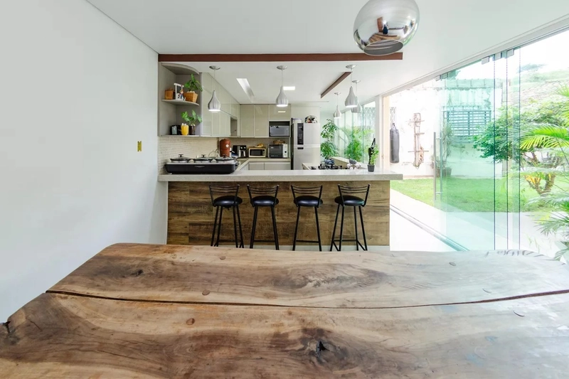 CASA A VENDA NO PADRE EUSTÁQUIO: 7ª foto da galeria de imagens do imóvel