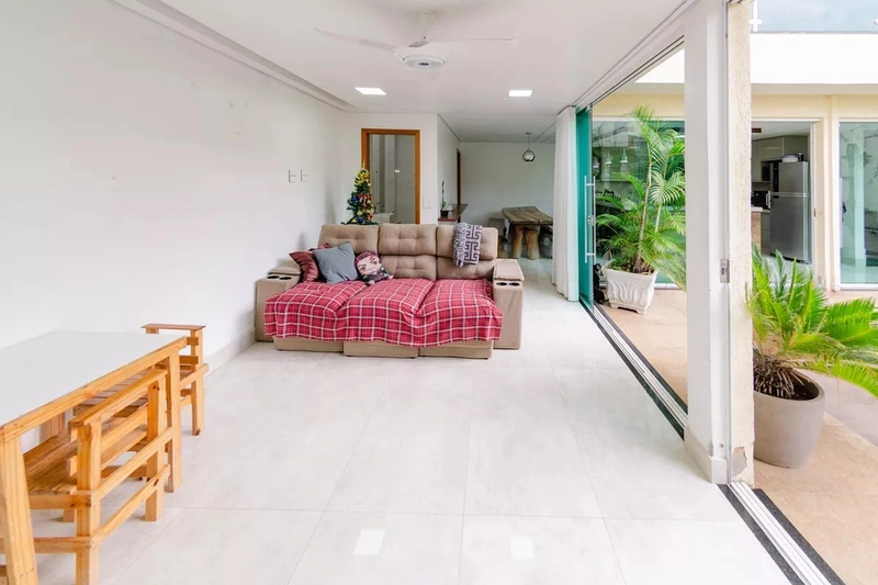 CASA A VENDA NO PADRE EUSTÁQUIO: 5ª foto da galeria de imagens do imóvel