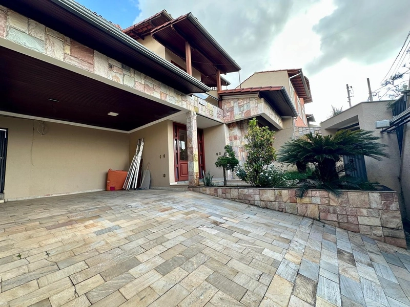 CASA DUPLEX À VENDA NO ÁLVARO CAMARGOS|6 QUARTOS SENDO 1 SUÍTE MASTER: 4ª foto da galeria de imagens do imóvel