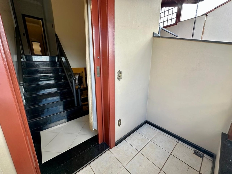 CASA DUPLEX NO ÁLVARO CAMARGOS| 6 QUARTOS SENDO 1 SUÍTE MASTER: 24ª foto da galeria de imagens do imóvel