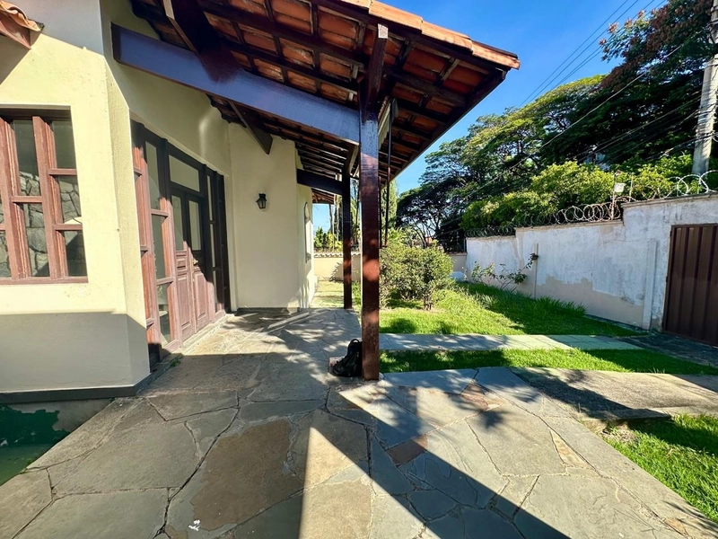 BELISSIMA CASA LINEAR A VENDA NO BAIRRO SÃO LUIZ: 3ª foto da galeria de imagens do imóvel