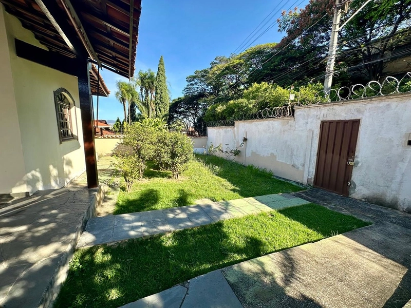 BELISSIMA CASA LINEAR A VENDA NO BAIRRO SÃO LUIZ: 2ª foto da galeria de imagens do imóvel
