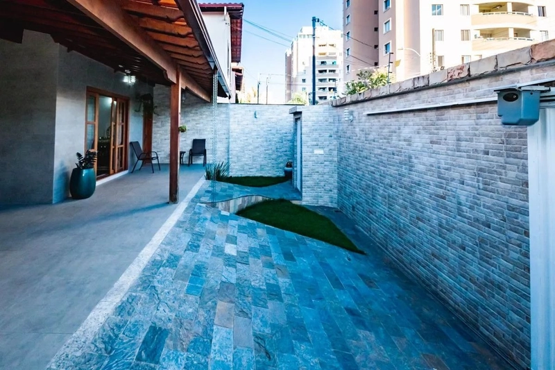 BELÍSSIMA CASA LINEAR A VENDA | 4 QUARTOS | 2 SUÍTES | 4 VAGAS: 1ª foto da galeria de imagens do imóvel