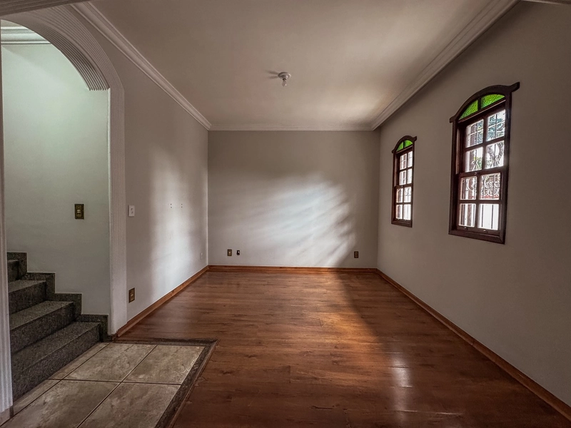 CASA GEMINADA INDIVIDUAL Á VENDA NO SERRANO | 03 QUARTOS |  01 SUITE |: 7ª foto da galeria de imagens do imóvel