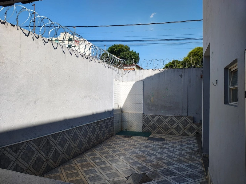 CASA 03 QUARTOS 01 SUITE 04 VAGAS NO BAIRRO SERRANO: 11ª foto da galeria de imagens do imóvel
