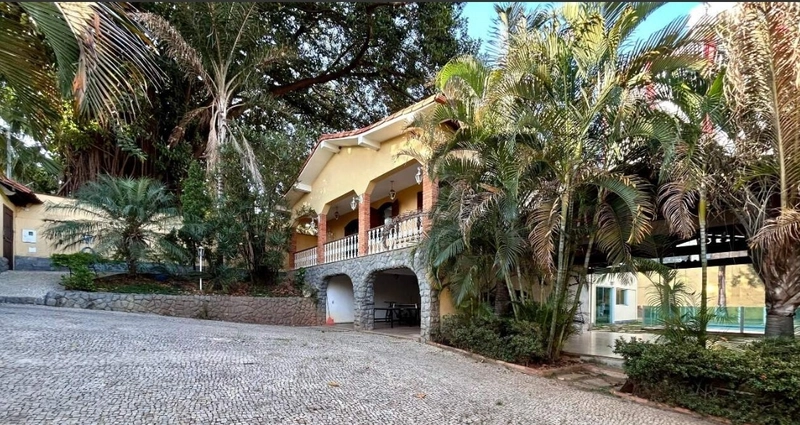CASA LINEAR À VENDA NO BAIRRO SÃO LUIZ: 4ª foto da galeria de imagens do imóvel
