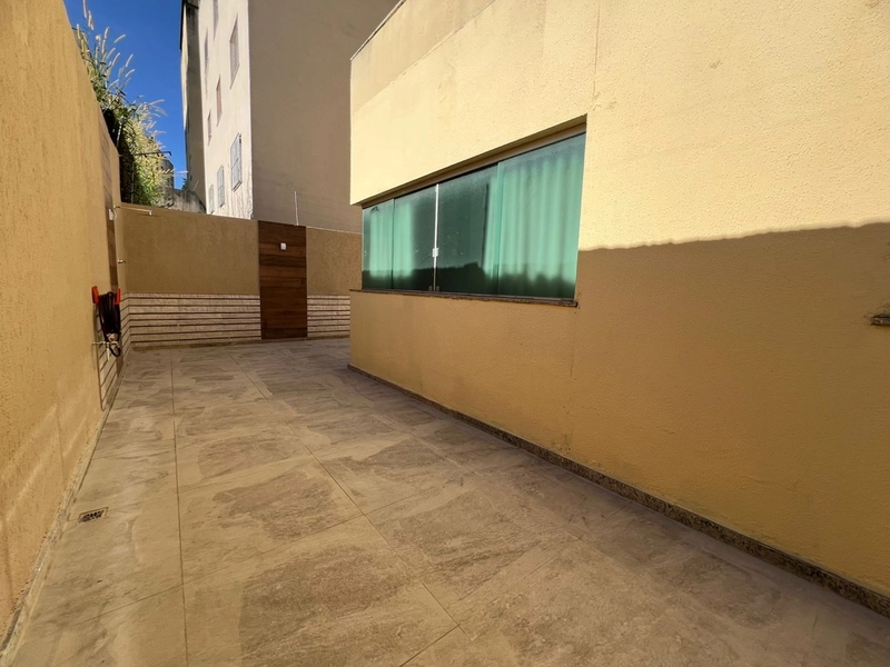 BELÍSSIMA ÁREA PRIVATIVA Á VENDA: 2ª foto da galeria de imagens do imóvel