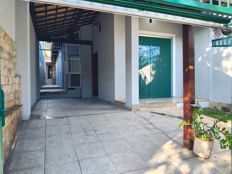 CASA LINEAR  A VENDA BAIRRO SANTA MÔNICA: 1ª foto da galeria de imagens do imóvel