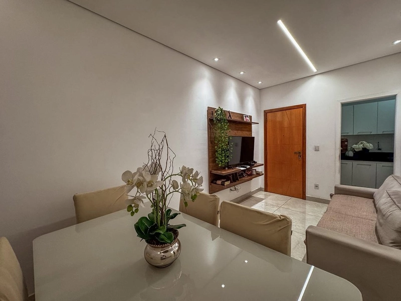 BELÍSSIMO APARTAMENTO Á VENDA NO GLÓRIA | 2 QUARTOS | REFORMADO: 7ª foto da galeria de imagens do imóvel