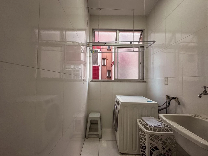 BELÍSSIMO APARTAMENTO Á VENDA NO GLÓRIA | 2 QUARTOS | REFORMADO: 13ª foto da galeria de imagens do imóvel
