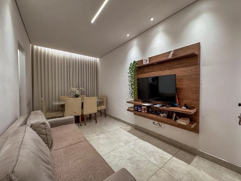 BELÍSSIMO APARTAMENTO Á VENDA NO GLÓRIA | 2 QUARTOS | REFORMADO: 1ª foto da galeria de imagens do imóvel