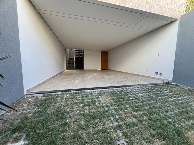 CASA DE DOIS PAVIMENTOS A VENDA BAIRRO CABRAL: 1ª foto da galeria de imagens do imóvel