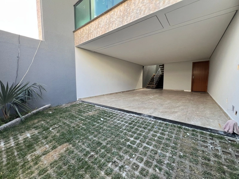 CASA DE DOIS PAVIMENTOS A VENDA BAIRRO CABRAL: 2ª foto da galeria de imagens do imóvel