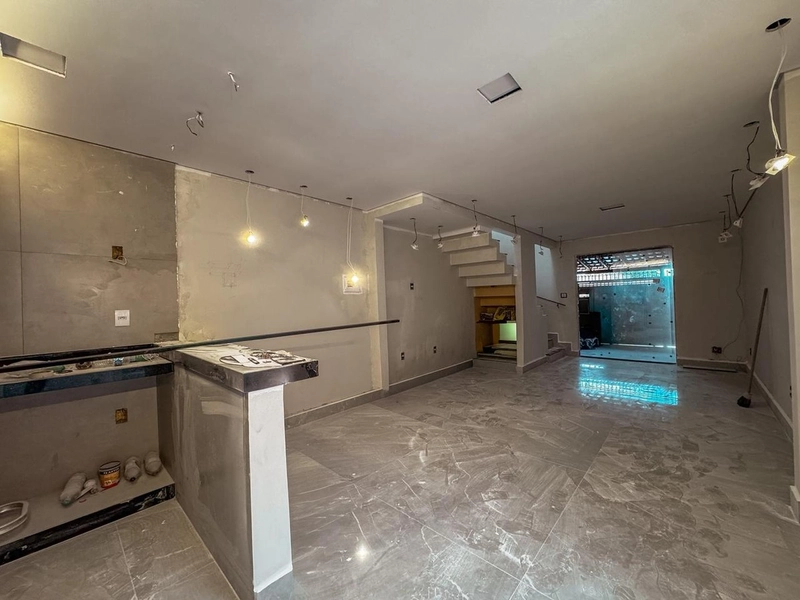 CASA GEMINADA INDIVIDUAL Á VENDA: 3ª foto da galeria de imagens do imóvel