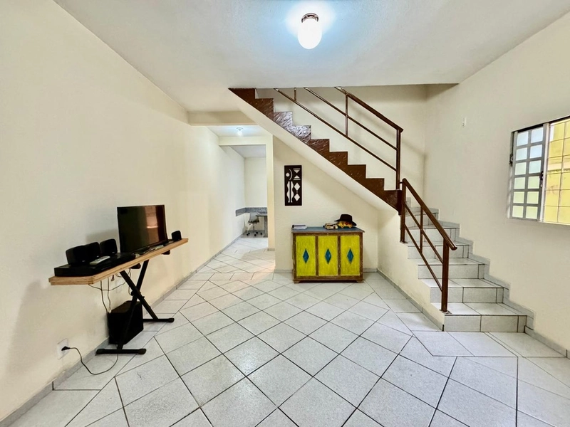 CASA GEMINADA INDIVIDUAL Á VENDA: 5ª foto da galeria de imagens do imóvel