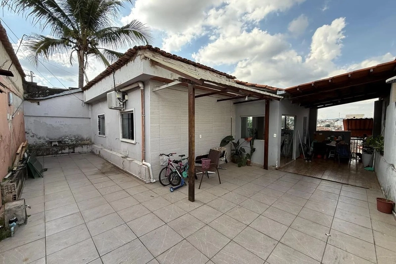 CASA A VENDA 3 QUARTOS| 2 BANHEIROS| 1 SUITE| 2 VAGAS: 3ª foto da galeria de imagens do imóvel