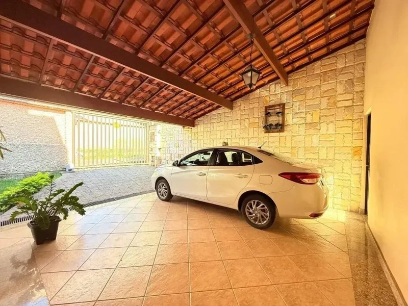 CASA INDIVIDUAL À VENDA NO BAIRRO SERRANO | 03 QUARTOS|  03 BANHEIROS|: 2ª foto da galeria de imagens do imóvel
