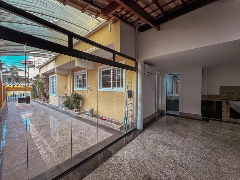 BELÍSSIMA CASA GEMINADA INDIVIDUAL À VENDA NO CASTELO | 4 QUARTOS: 3ª foto da galeria de imagens do imóvel