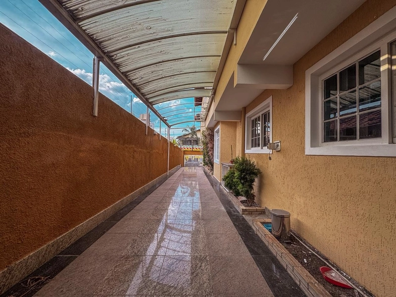 BELÍSSIMA CASA GEMINADA INDIVIDUAL À VENDA NO CASTELO | 4 QUARTOS: 2ª foto da galeria de imagens do imóvel