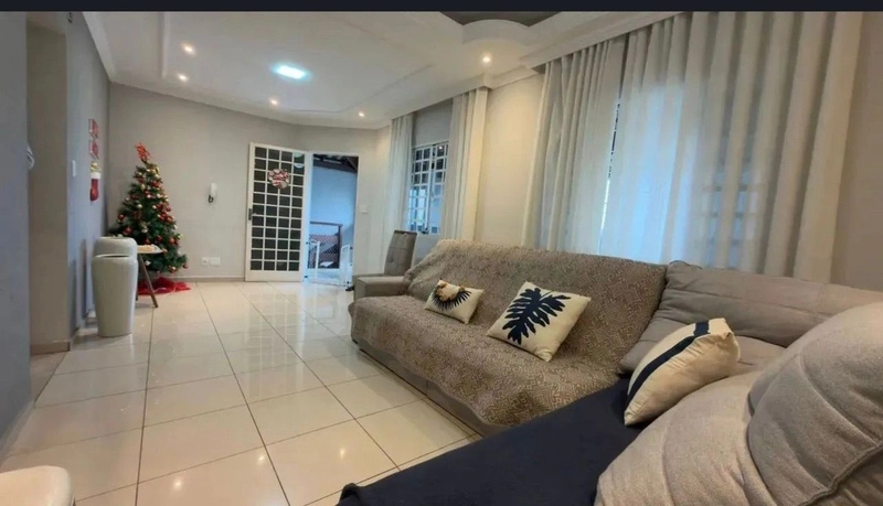 CASA DE DOIS PAVIMENTOS NO MANACAS: 3ª foto da galeria de imagens do imóvel