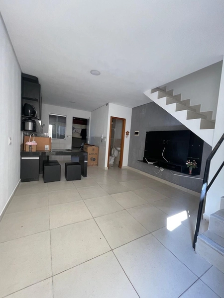 Casa Geminada à Venda no Parque Xangri-lá | Contagem: 2ª foto da galeria de imagens do imóvel