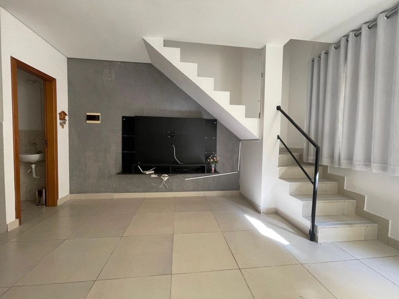 Casa Geminada à Venda no Parque Xangri-lá | Contagem