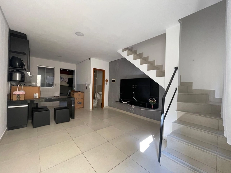 Casa Geminada à Venda no Parque Xangri-lá | Contagem: 5ª foto da galeria de imagens do imóvel