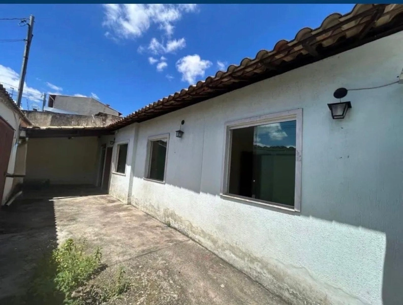 CASA A VENDA | 2 QUARTOS | 1 BANHEIRO | 2 VAGAS: 1ª foto da galeria de imagens do imóvel