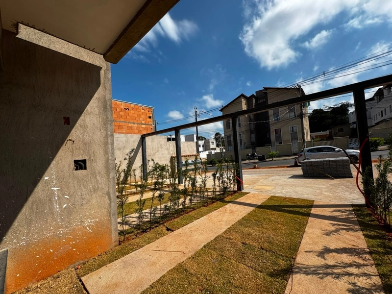 CASA GEMINADA INDIVIDUAL Á VENDA NO BAIRRO XANGRILÁ | 02 QUARTOS: 3ª foto da galeria de imagens do imóvel