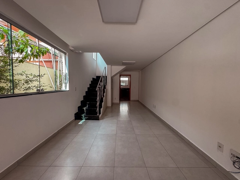 CASA GEMINADA PARA LOCAÇÃO ENTRADA INDIVIDUAL | BAIRRO JD. LEBLON: 5ª foto da galeria de imagens do imóvel