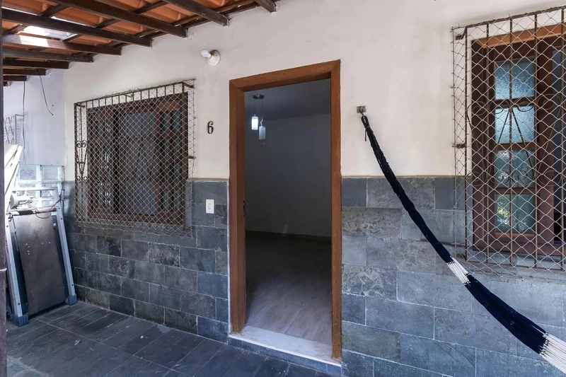 CASA GEMINADA LINEAR  C/ ENTRADA COLETIVA A VENDA NO SERRANO: 1ª foto da galeria de imagens do imóvel